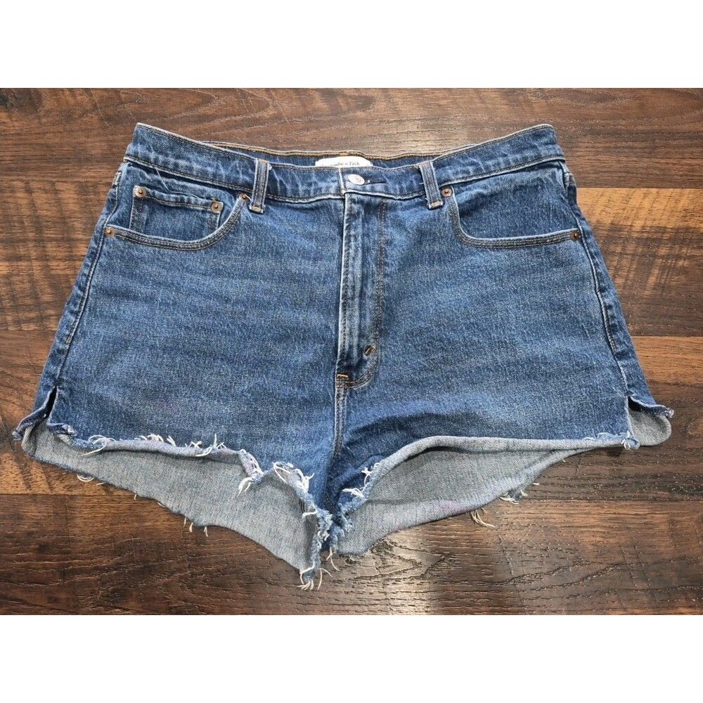 Abercrombie & Fitch The Mom Short High Rise Jean Short 31/12